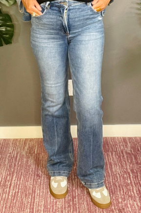 Kaylee Full Size Distressed Detail Bootcut Jeans - J011DN