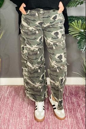 Catch Me If You Can Camo Cargo Wide Leg Pants - P047CAMO