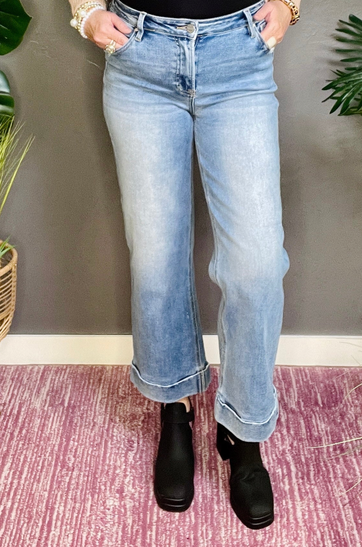 Paige Mid Rise Crop Straight Jeans - J022DN