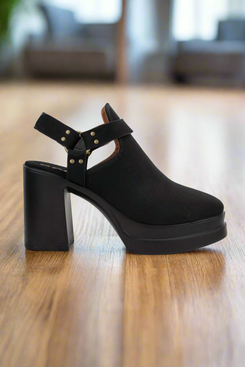 Born To Strut Black Platform ~ SH001BK