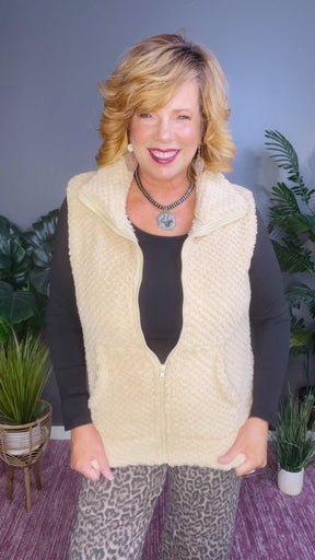 Keep It Cozy Vest (3 Colors)