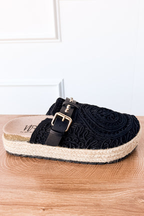 Treads Clogs in Black