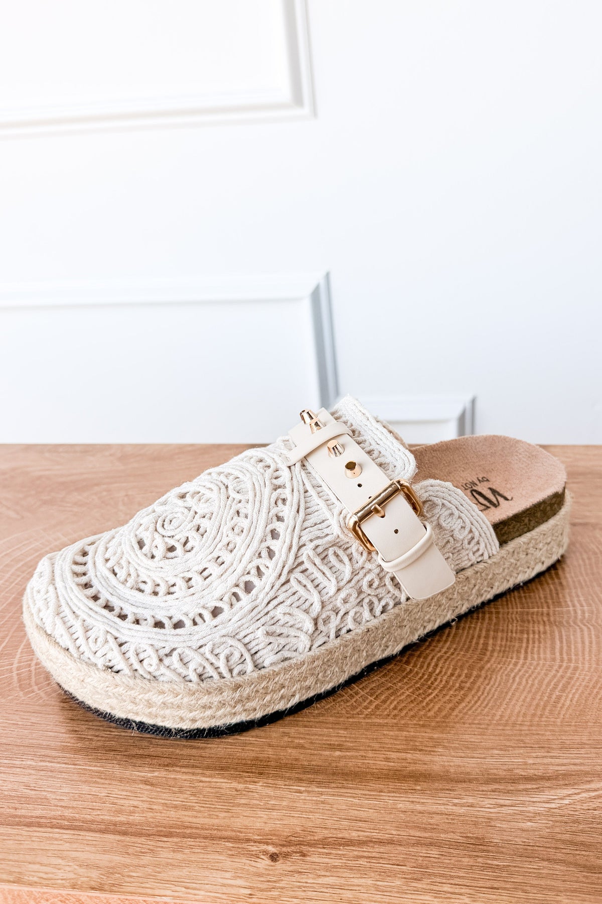 Treads Clogs in White