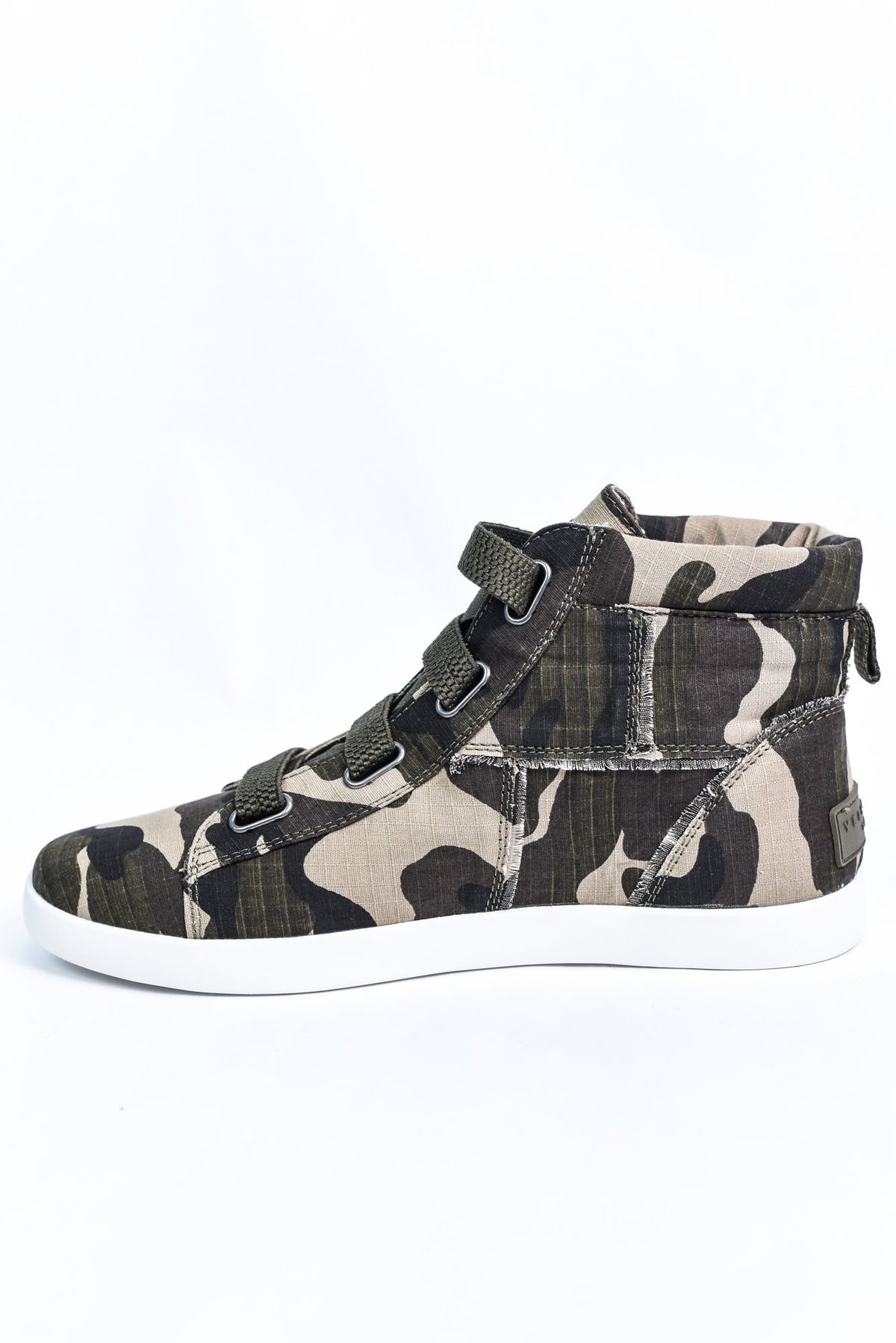 Easy Street Camouflage Slip On Sneakers - SHO1918CA