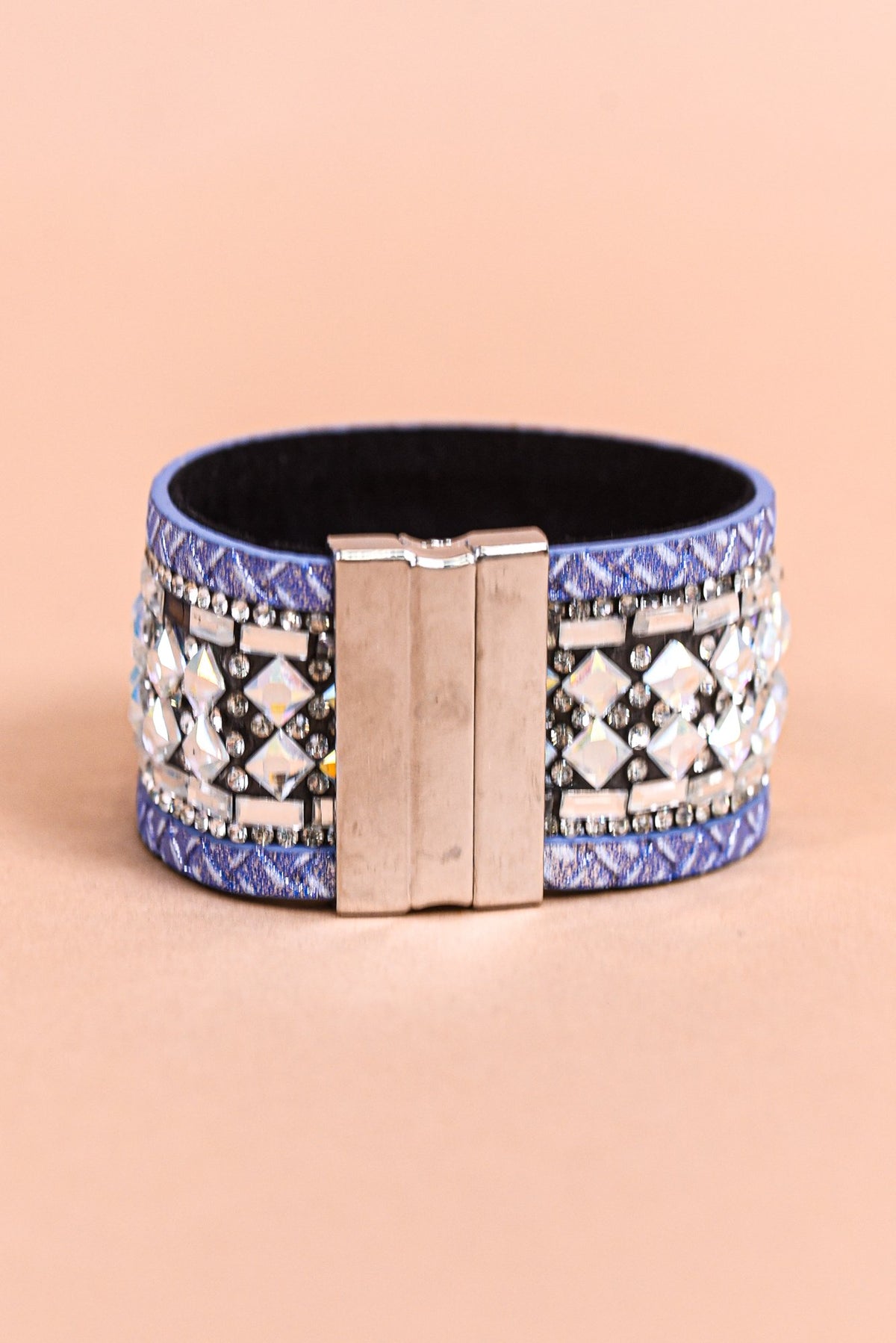 Light Blue/Diamond/Bling/Magnetic Closure Bracelet - BRC3105LBL
