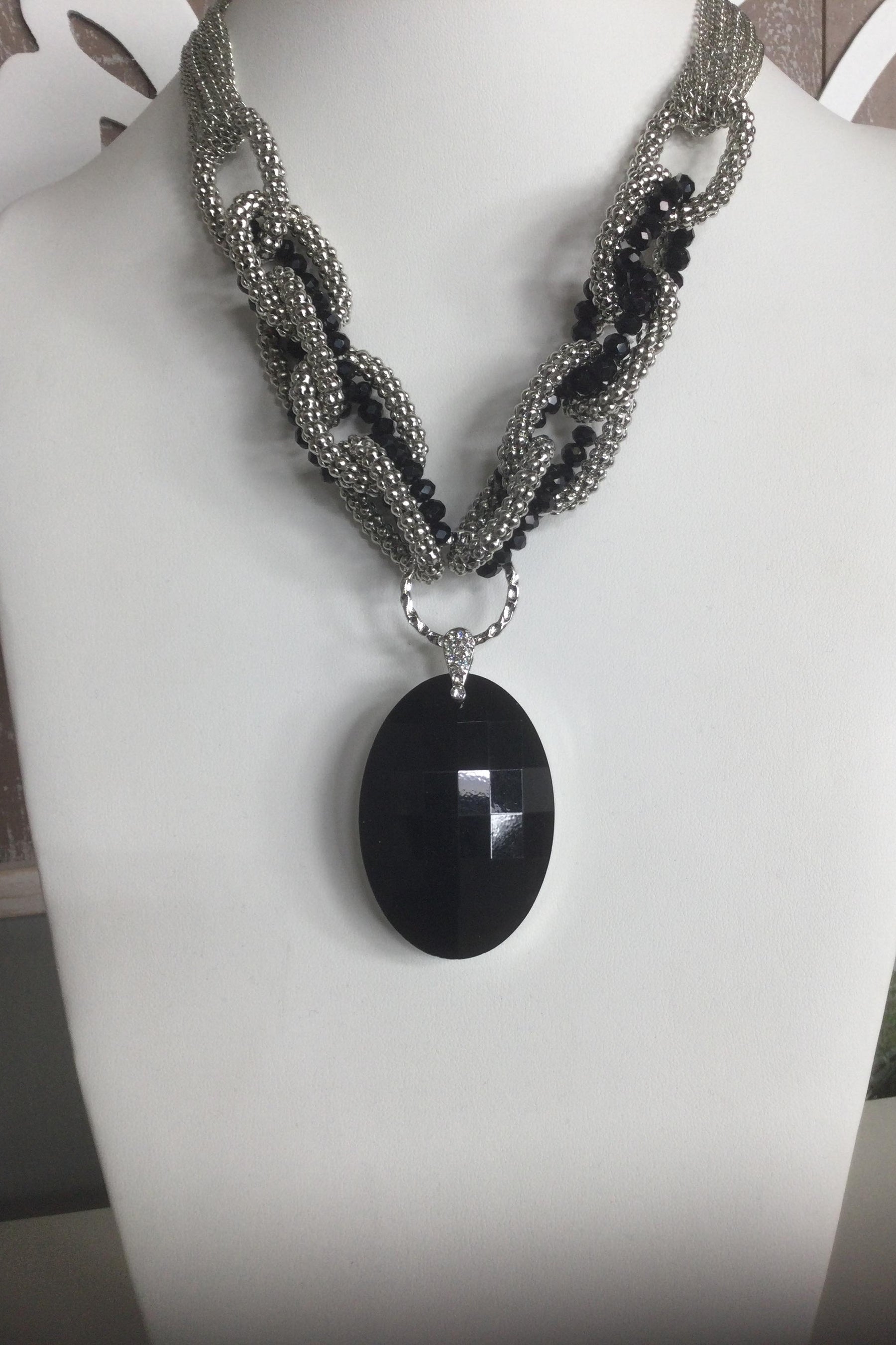 Silver/Black Chain Link Glass Pendant Necklace - NEK4182BK