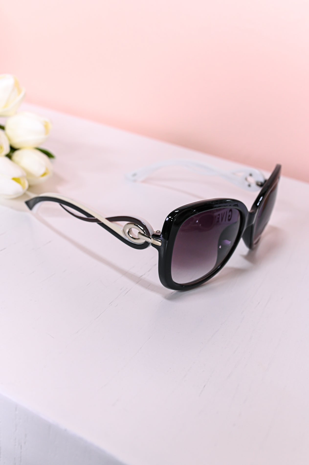 Black/White Frame/Black Ombre Lens Sunglasses - SGL314BW