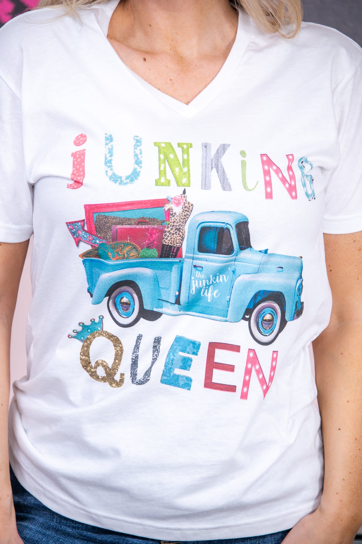 Junking Queen White Graphic Tee - A2592WH
