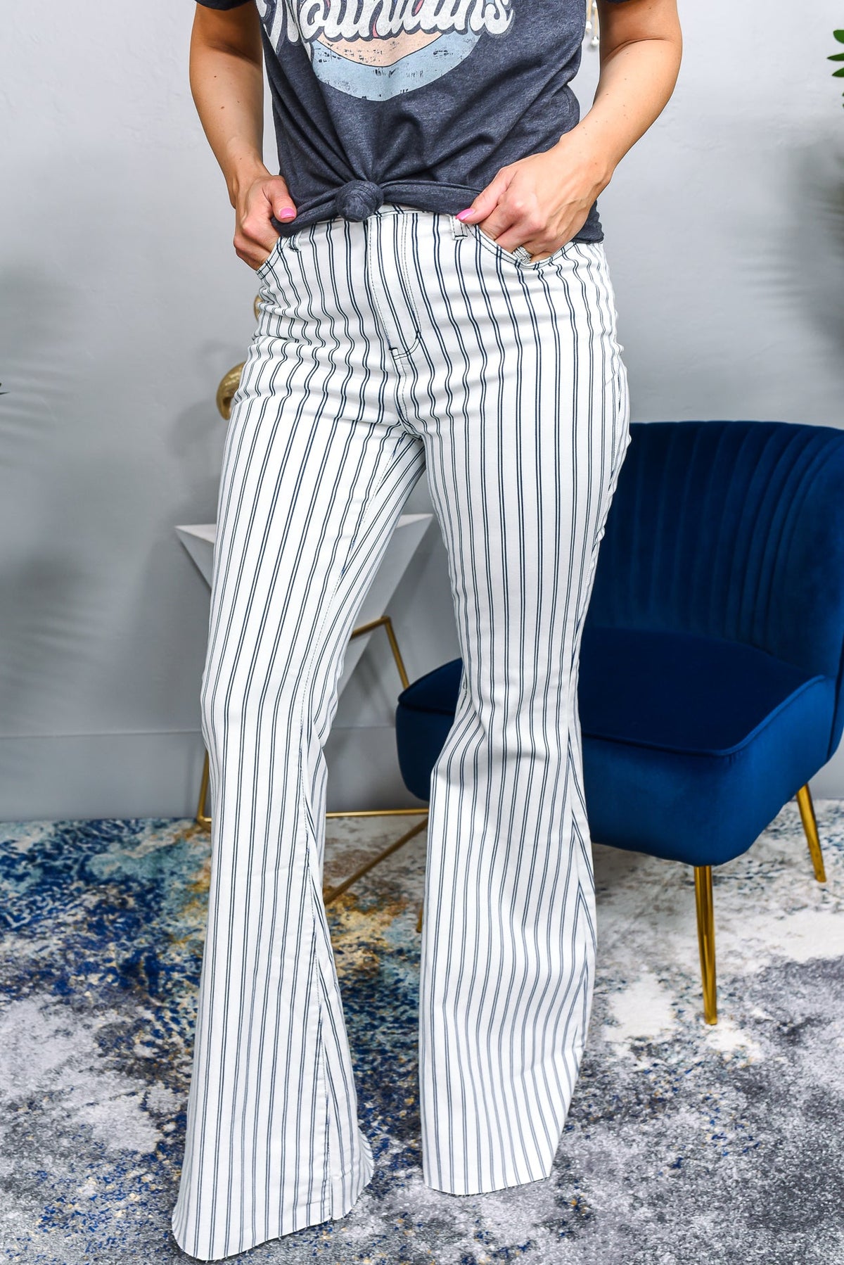 Stripe That Pose White/Denim Blue Striped Bell Bottom Jeans - K640WH