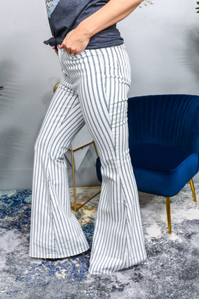 Stripe That Pose White/Denim Blue Striped Bell Bottom Jeans - K640WH