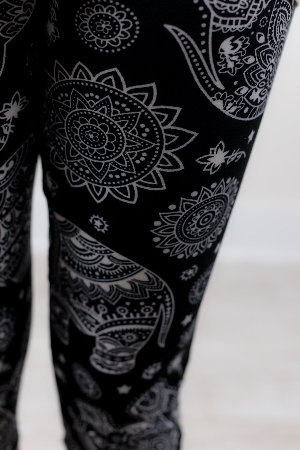 Black/White Capri Elephant Printed Leggings (Sizes 4-12) - LEG1141BW-Tee for the Soul