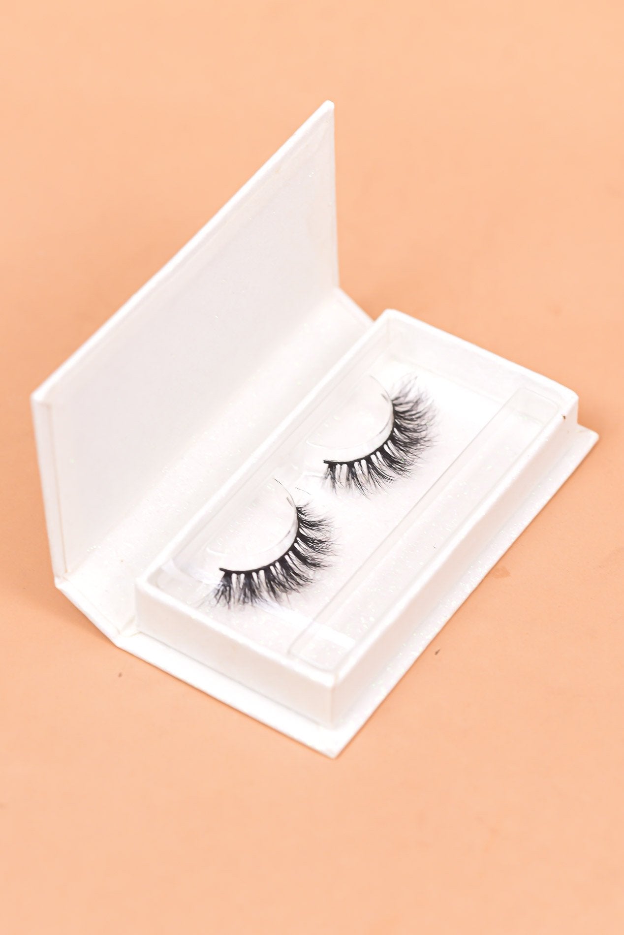 Cannes Silk Lashes - LUX084
