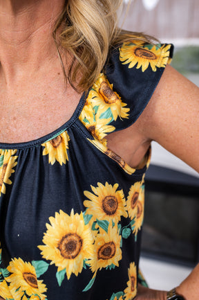 Rejoice In The Sunlight Black/Yellow Sunflower Tank Top - T6518YE